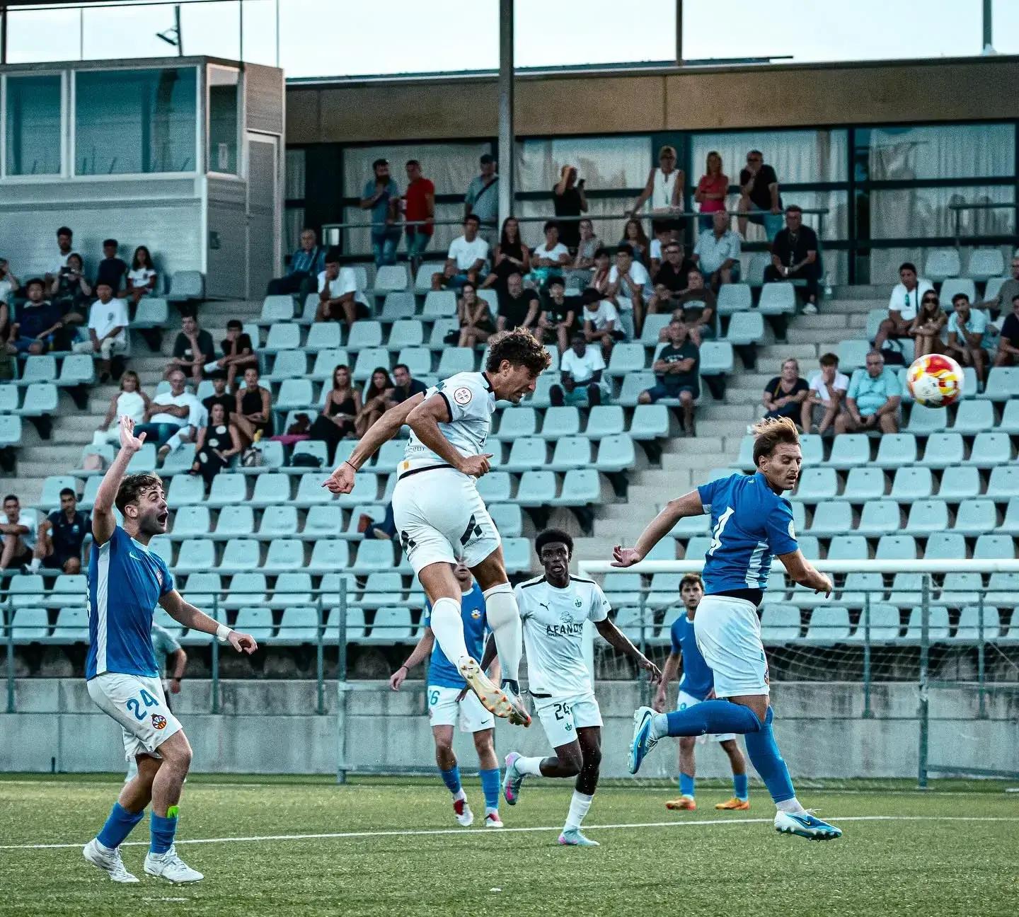 开元棋牌官网-回顾球队历程,每场比赛都是一段精彩故事英语