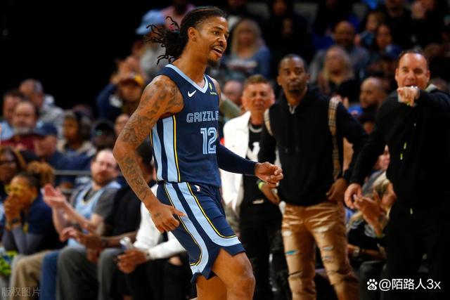 雄鹿对灰熊直播