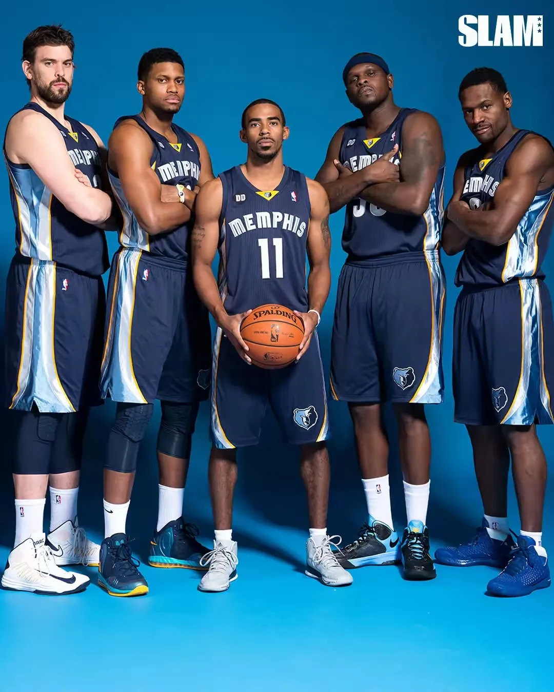 雄鹿对灰熊直播